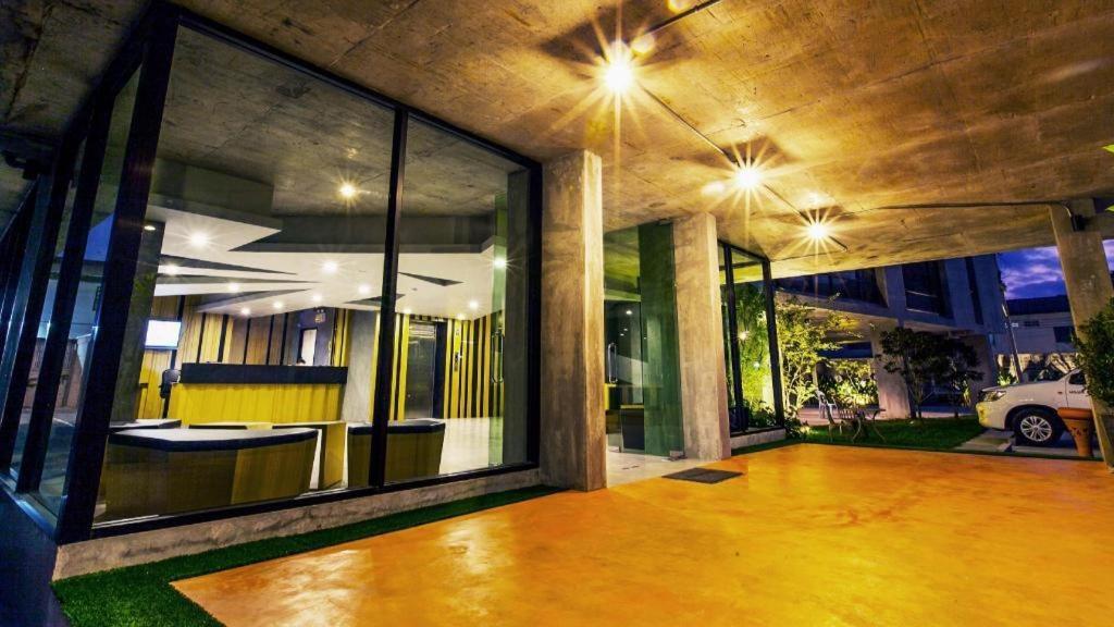 B2 Phuket Boutique & Budget Hotel Екстер'єр фото