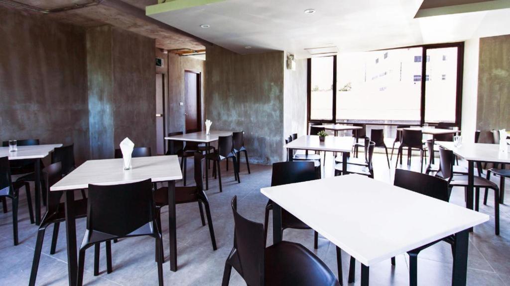 B2 Phuket Boutique & Budget Hotel Екстер'єр фото