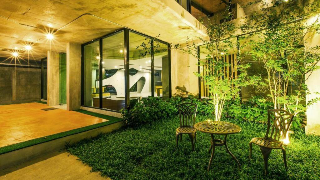 B2 Phuket Boutique & Budget Hotel Екстер'єр фото