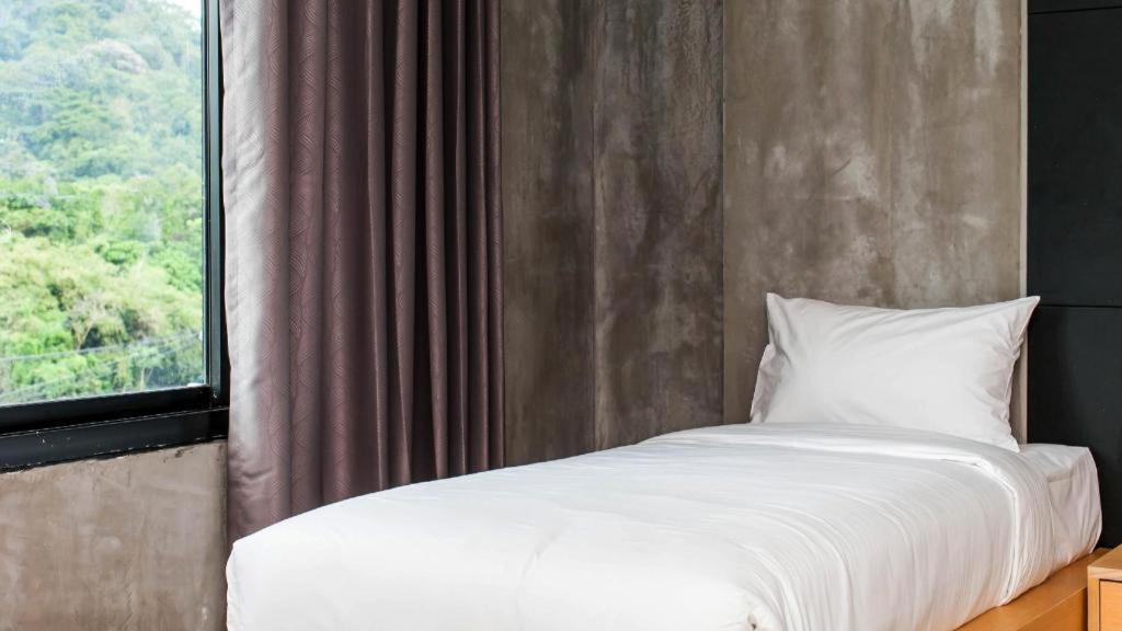 B2 Phuket Boutique & Budget Hotel Екстер'єр фото